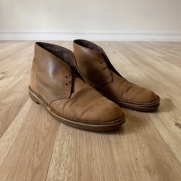Classic Clarks Desert Boots in Tan – Size 10M main image 13